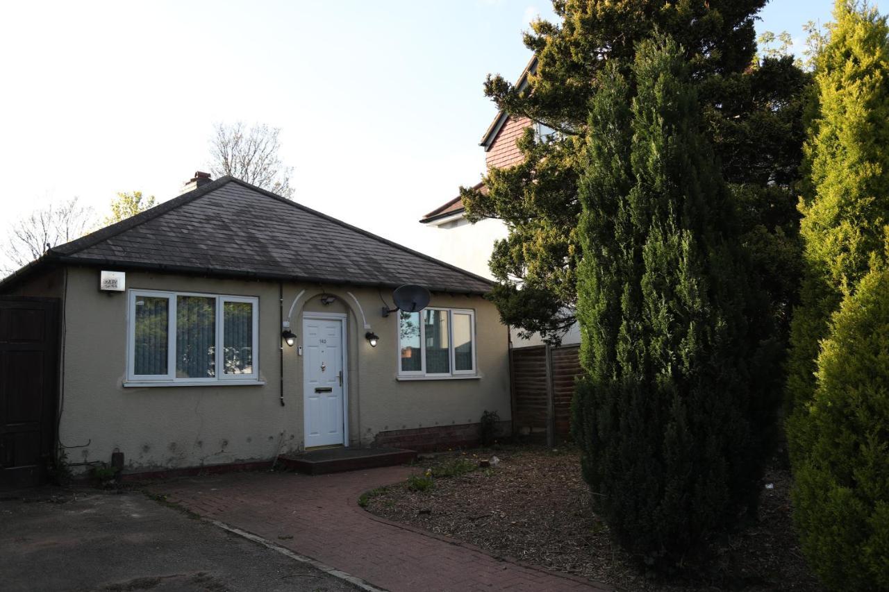 Cosy 3-Bed Bungalow Nec Airport Close To Amenities Birmingham Extérieur photo